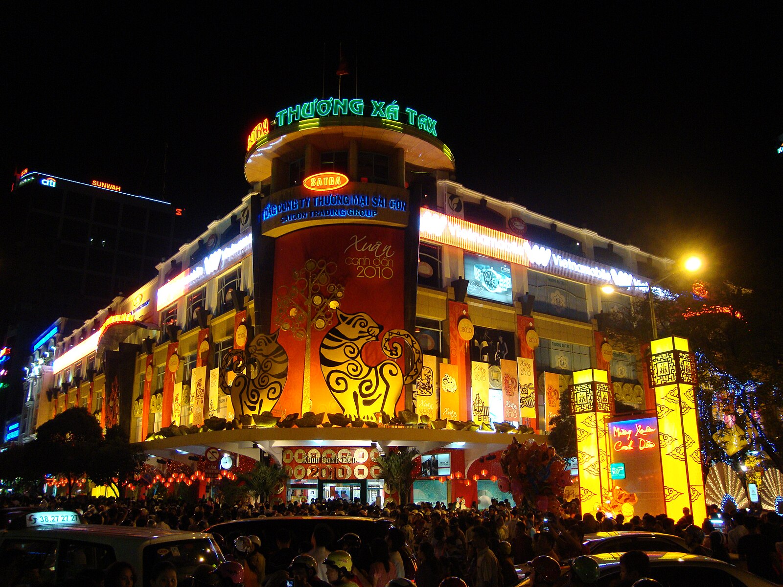 4 địa điểm 