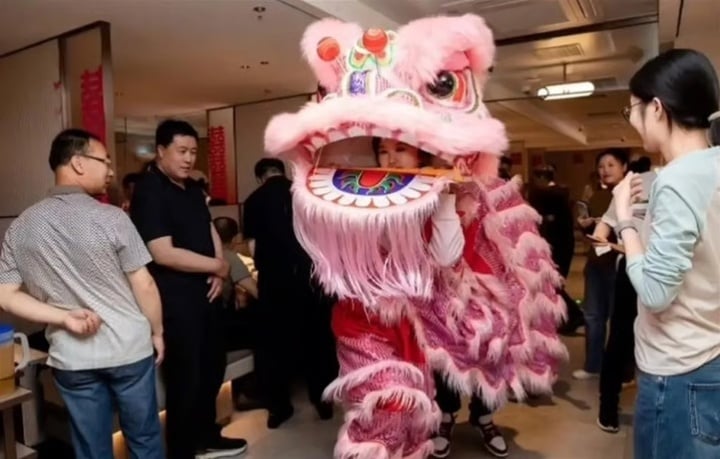 Cặp đôi làm tiệc cưới ở quán lẩu, hóa đơn dài 2 mét nhưng chỉ tốn 80 triệu đồng- Ảnh 2.
