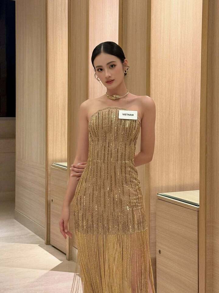 Gu thời trang giúp Ý Nhi ghi điểm tại Miss World 2025- Ảnh 1.
