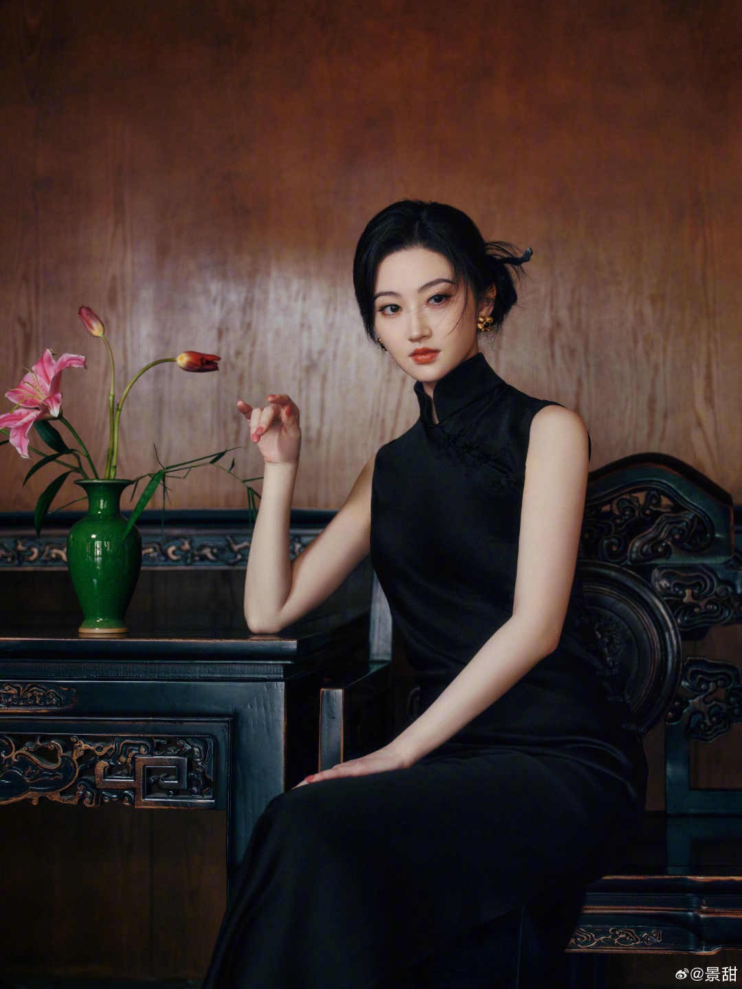 Mỹ nữ lấn lướt Lưu Diệc Phi đẹp bất chấp cam thường tại tiệc Vogue, nhưng vẫn phải dè chừng 1 người- Ảnh 4.