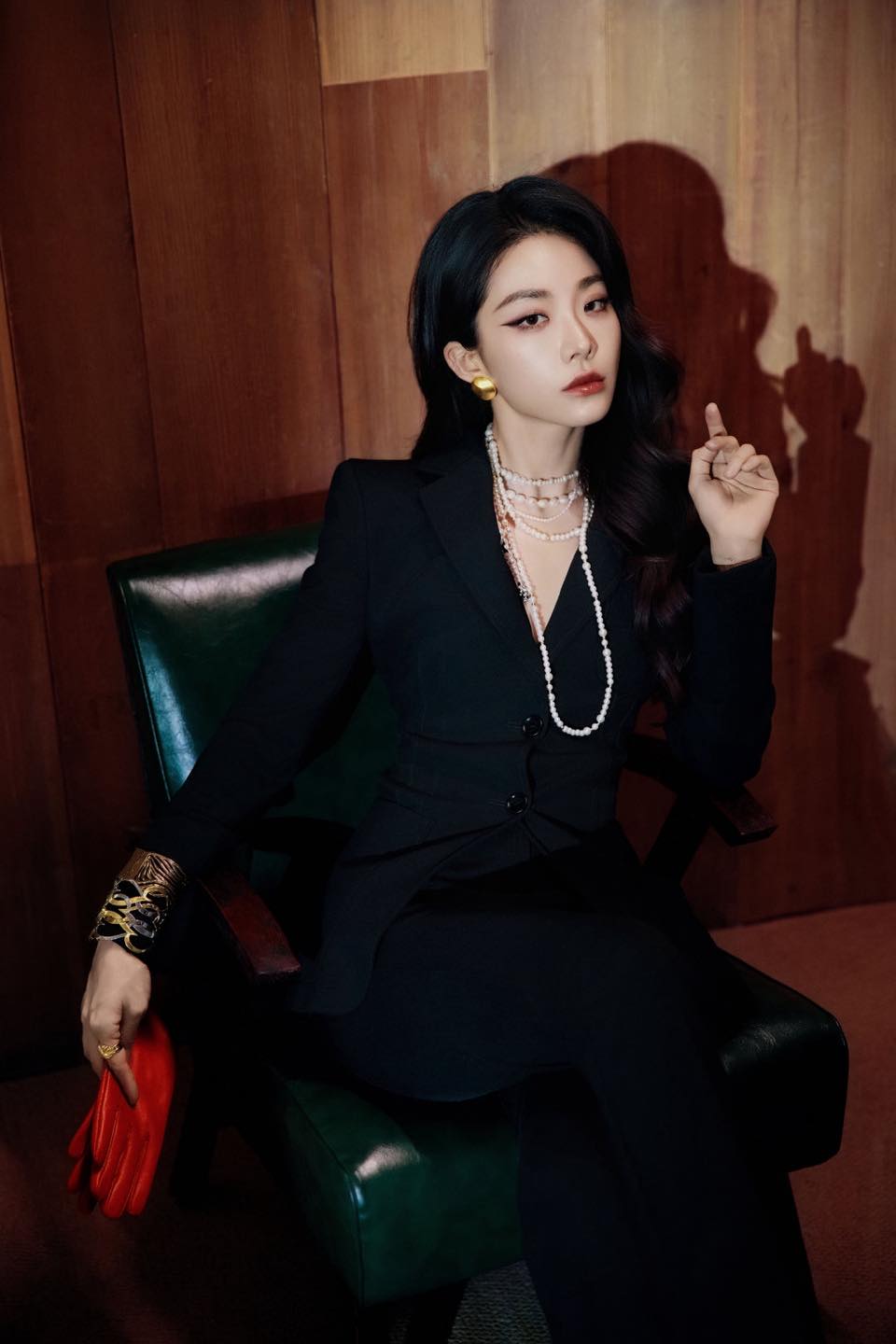 Mỹ nữ lấn lướt Lưu Diệc Phi đẹp bất chấp cam thường tại tiệc Vogue, nhưng vẫn phải dè chừng 1 người- Ảnh 15.