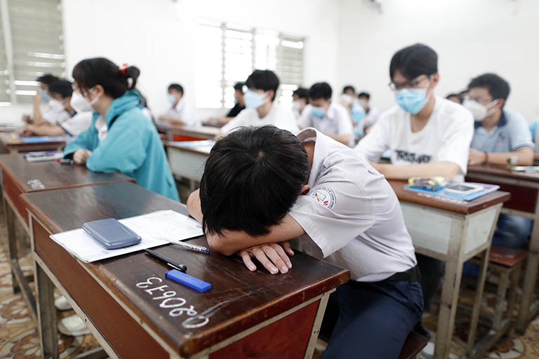 Phụ huynh nói: Gia đình tôi như "ngồi trên đống lửa", chỉ mong Sở GD-ĐT Hà Nội điều chỉnh 1 chính sách giống TP.HCM!- Ảnh 2.