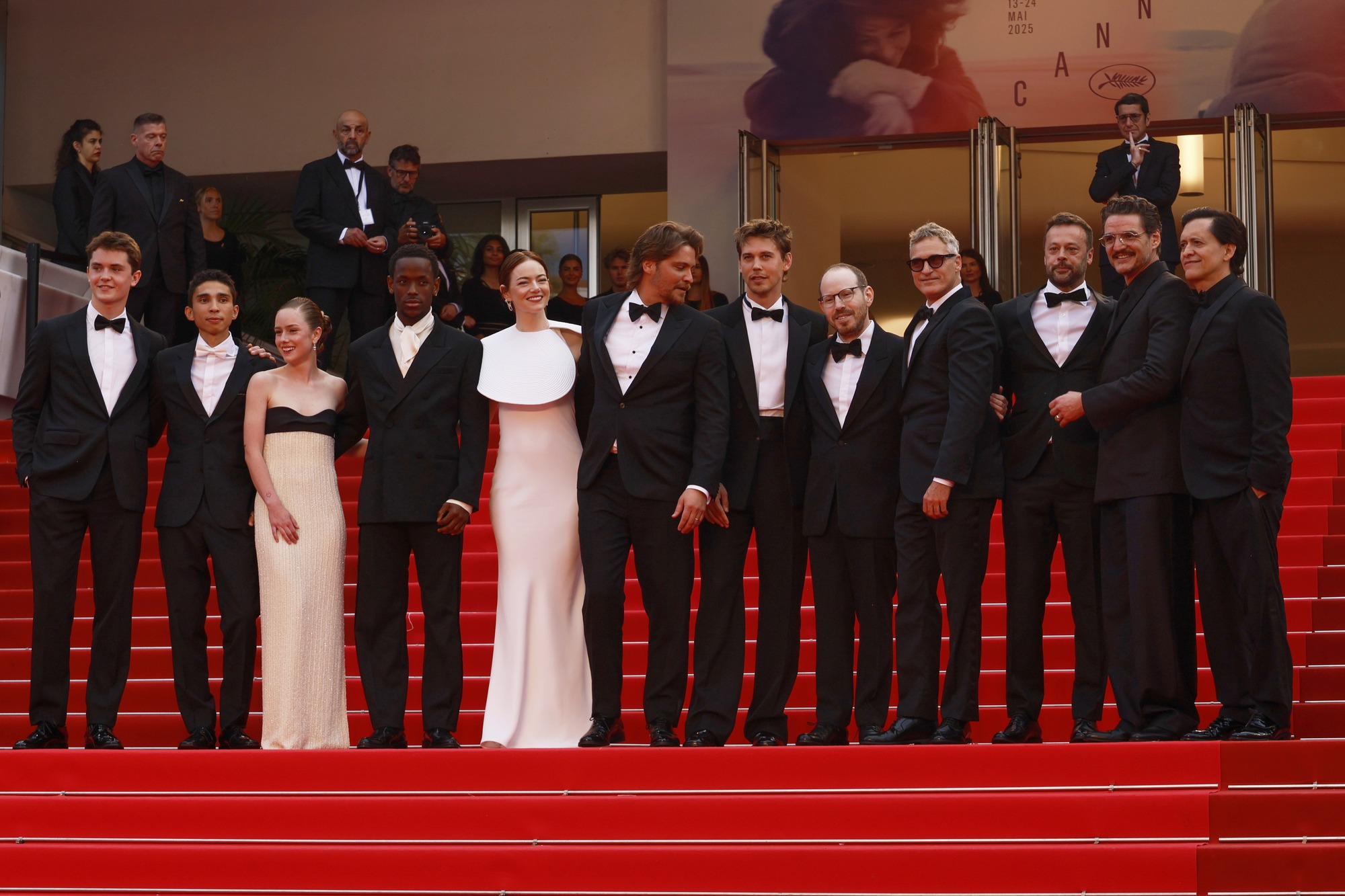Joaquin Phoenix bật khóc tại LHP Cannes- Ảnh 5. Joaquin Phoenix bật khóc tại LHP Cannes- Ảnh 5.