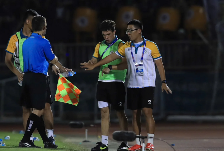 Hà Nội FC gửi công văn kiến nghị trọng tài làm trái quy định V.League- Ảnh 1.