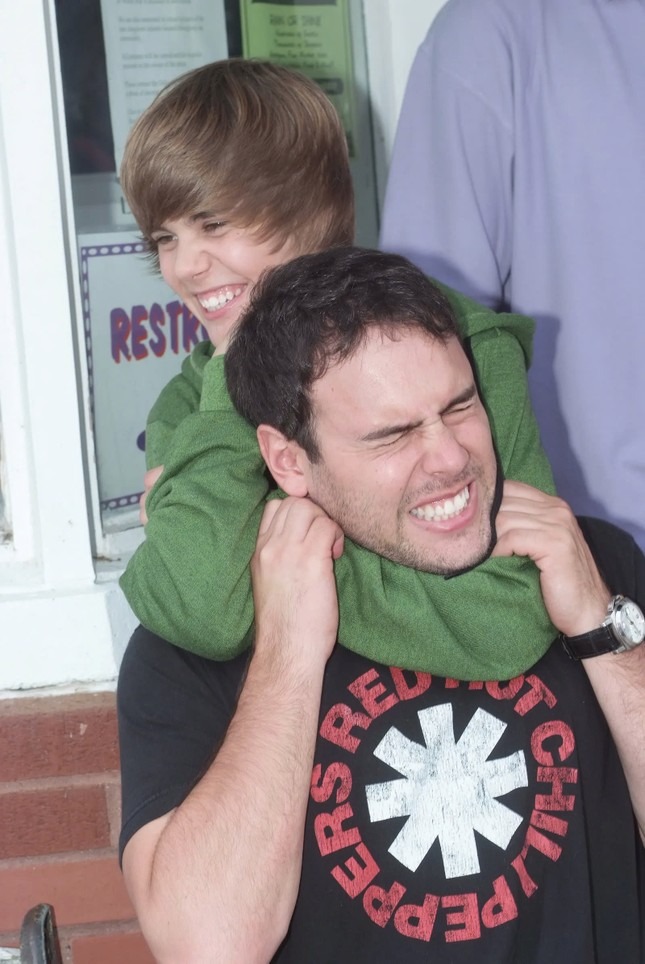 5.100 tỷ đồng tiễn mối quan hệ 16 năm của Justin Bieber ra 