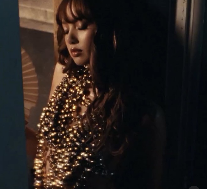Lisa sexy điên đảo với loạt outfit không thể hợp hơn, tiếp tục có hình bóng local brand Việt- Ảnh 13.