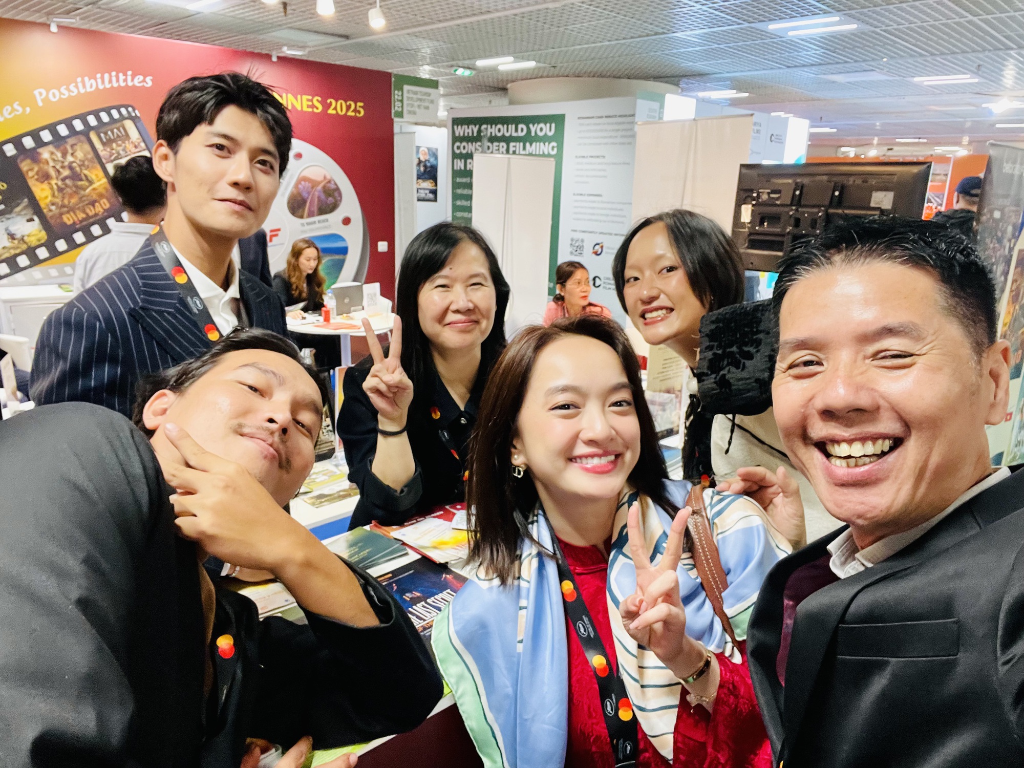 Bom tấn của Johnny Trí Nguyễn bất ngờ xuất hiện ở Cannes 2025, hé lộ bí mật mà netizen Việt chưa hề hay biết- Ảnh 4. Bom tấn của Johnny Trí Nguyễn bất ngờ xuất hiện ở Cannes 2025, hé lộ bí mật mà netizen Việt chưa hề hay biết- Ảnh 4.