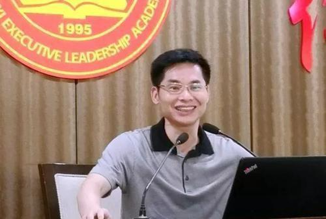 Thần đồng đỗ đại học khi mới 11 tuổi đánh mất cả tương lai chỉ vì EQ kém, giờ lại sống cuộc đời khiến ai nhìn cũng lắc đầu- Ảnh 3.