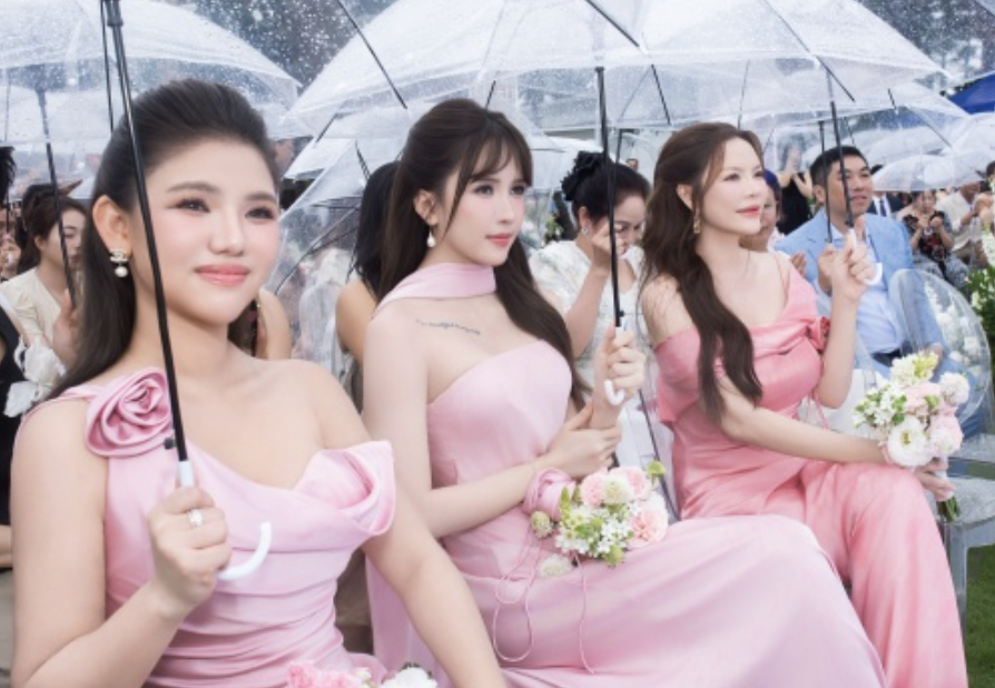 Dàn mỹ nhân Vbiz chắc chắn sẽ xinh lên bội phần nếu quyết tâm bỏ làm việc này khi đăng ảnh!- Ảnh 9. Dàn mỹ nhân Vbiz chắc chắn sẽ xinh lên bội phần nếu quyết tâm bỏ làm việc này khi đăng ảnh!- Ảnh 9.