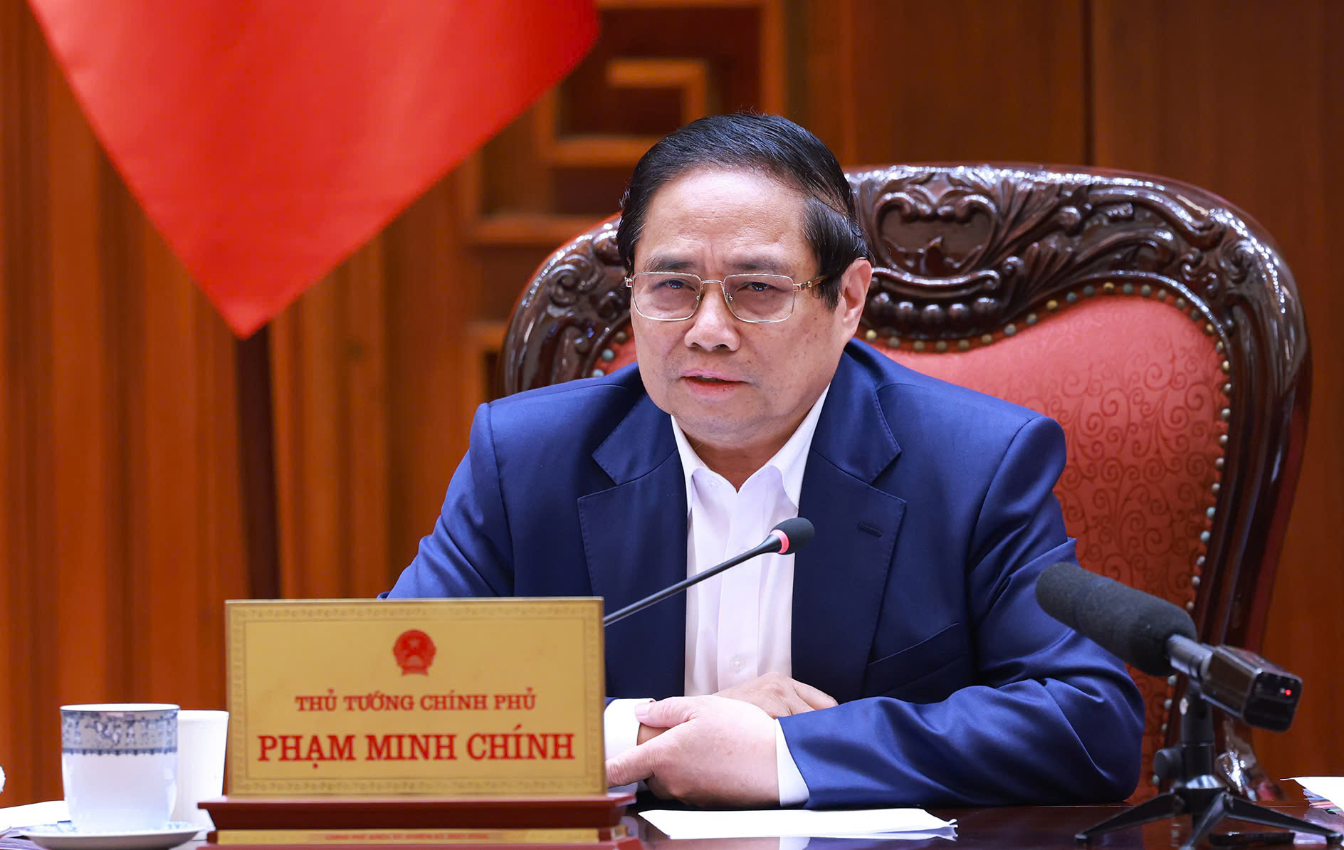 Thủ tướng Phạm Minh Chính: Xác định lộ trình miễn viện phí cho nhân dân sớm nhất có thể- Ảnh 1.
