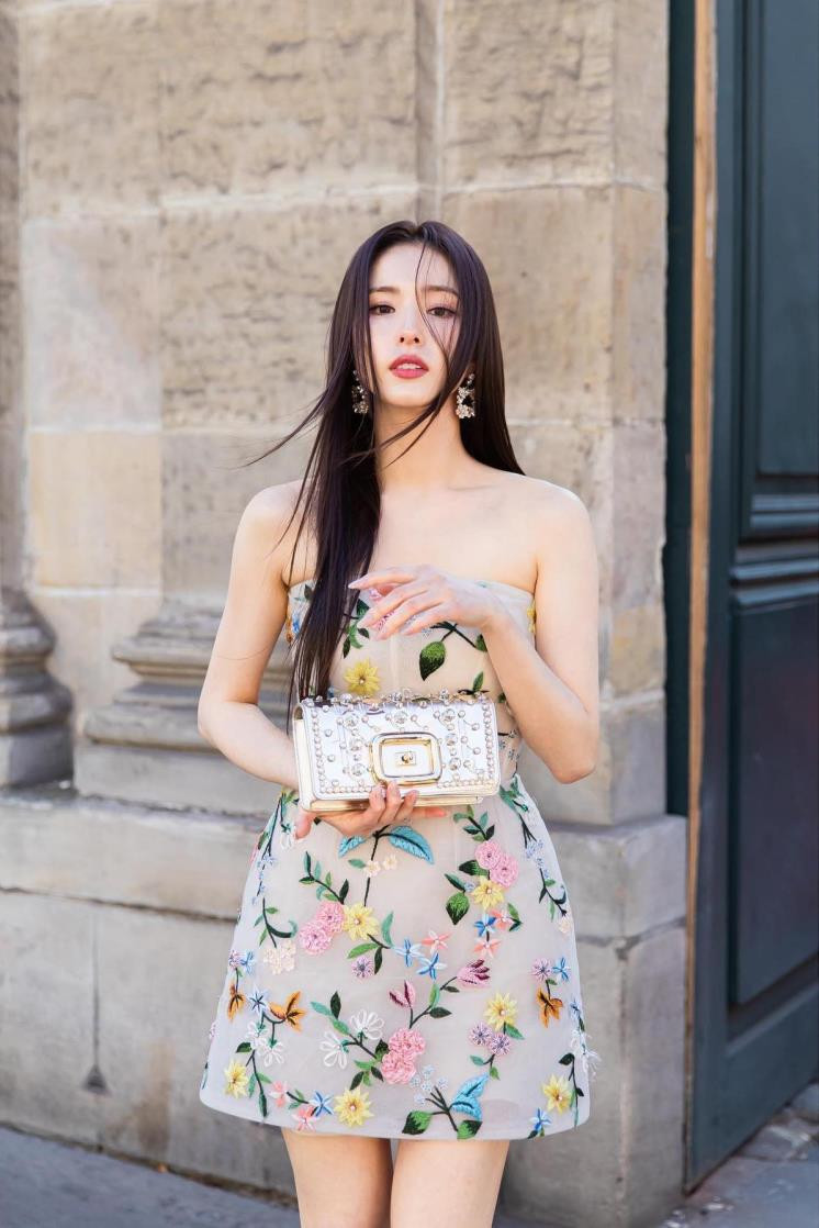 Mỹ nhân khiến thành viên BTS đổ gục: Visual được khát khao nhất Hàn Quốc, đơ đến mấy vẫn được tha thứ vì quá đẹp- Ảnh 5. Mỹ nhân khiến thành viên BTS đổ gục: Visual được khát khao nhất Hàn Quốc, đơ đến mấy vẫn được tha thứ vì quá đẹp- Ảnh 5.