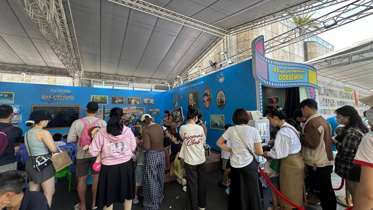 Đang hot nhất tại TP.HCM lúc này: Doraemon đổ bộ Landmark 81, dân tình đổ xô đến tìm lại tuổi thơ- Ảnh 6.