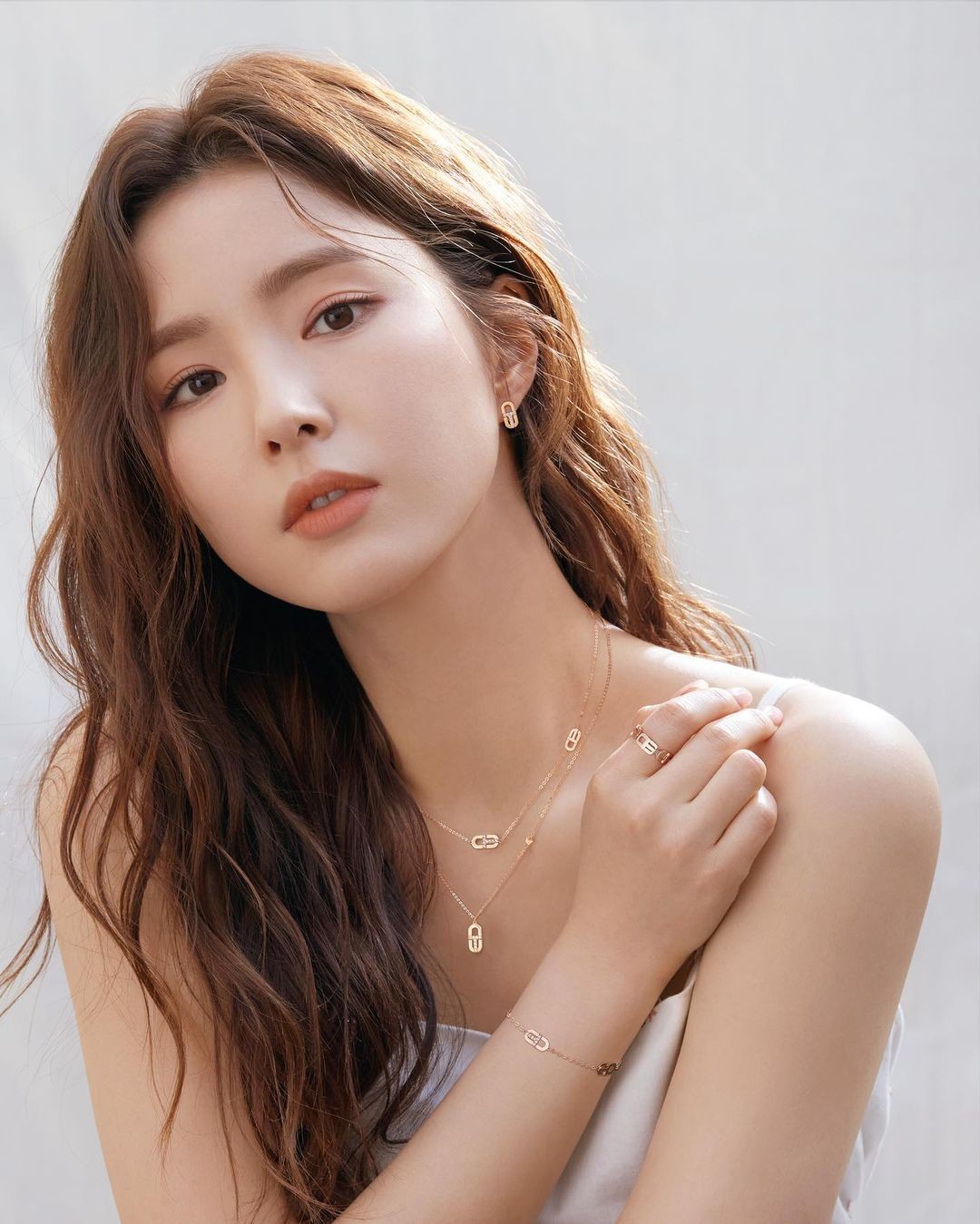Mỹ nhân khiến thành viên BTS đổ gục: Visual được khát khao nhất Hàn Quốc, đơ đến mấy vẫn được tha thứ vì quá đẹp- Ảnh 3. Mỹ nhân khiến thành viên BTS đổ gục: Visual được khát khao nhất Hàn Quốc, đơ đến mấy vẫn được tha thứ vì quá đẹp- Ảnh 3.