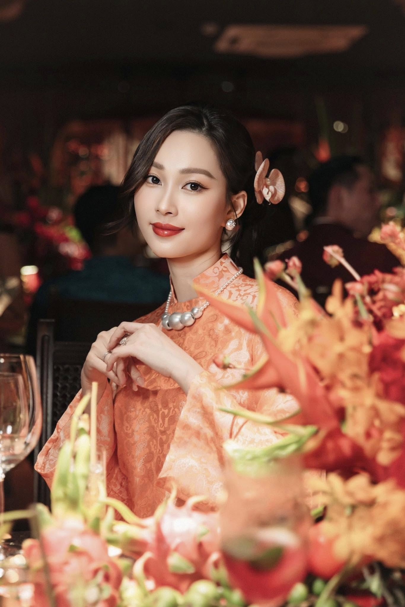Hoa hậu Vbiz mang thai nhưng không ai hay biết: Sống ở biệt thự bạc tỷ, con là rich kid thứ thiệt- Ảnh 8.