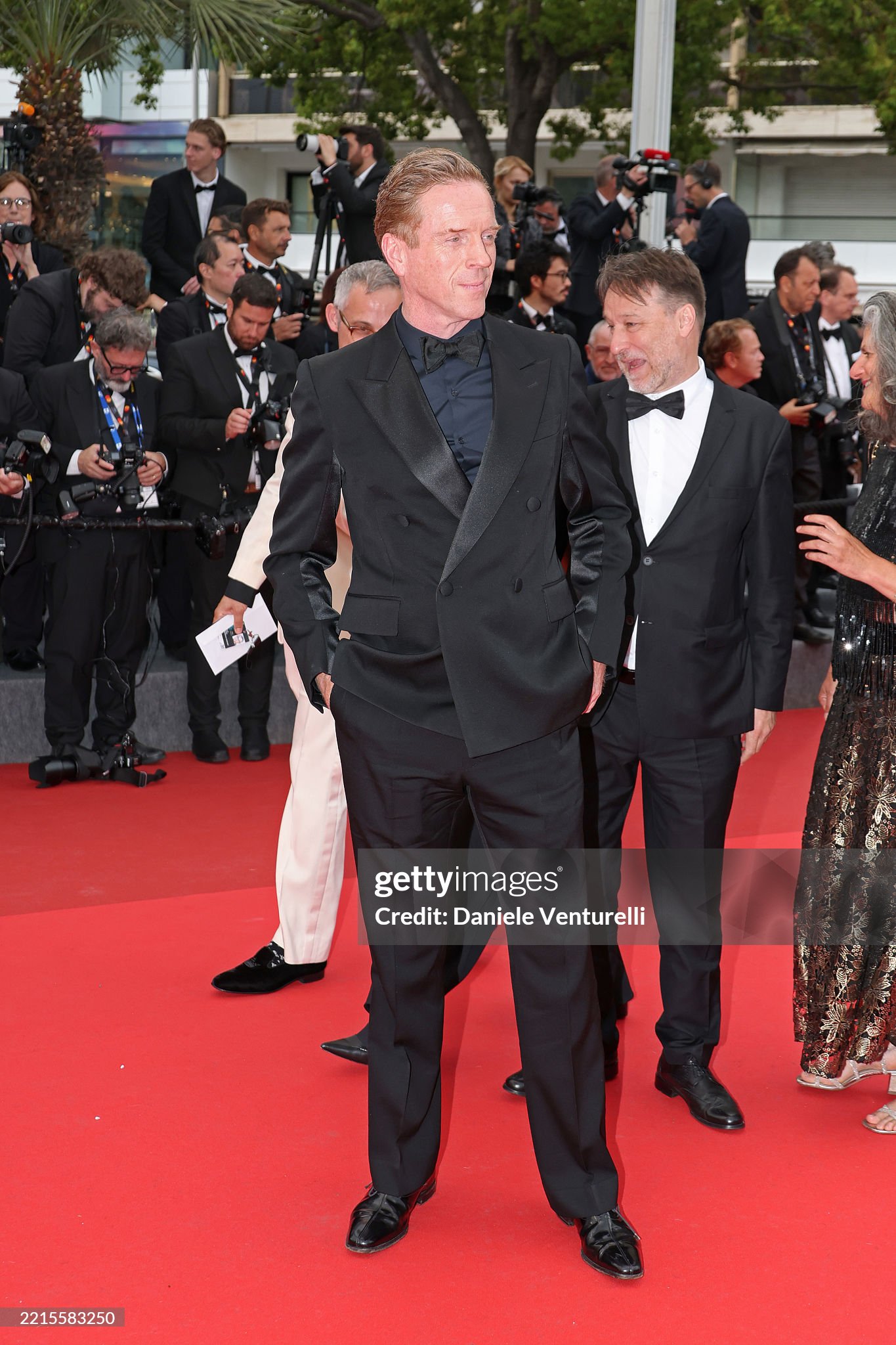 Thảm đỏ Cannes ngày 5: Châu Dã đọ sắc 