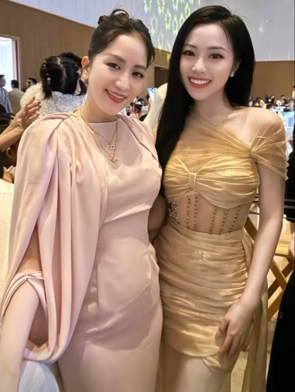 Khánh Thi khoe visual 