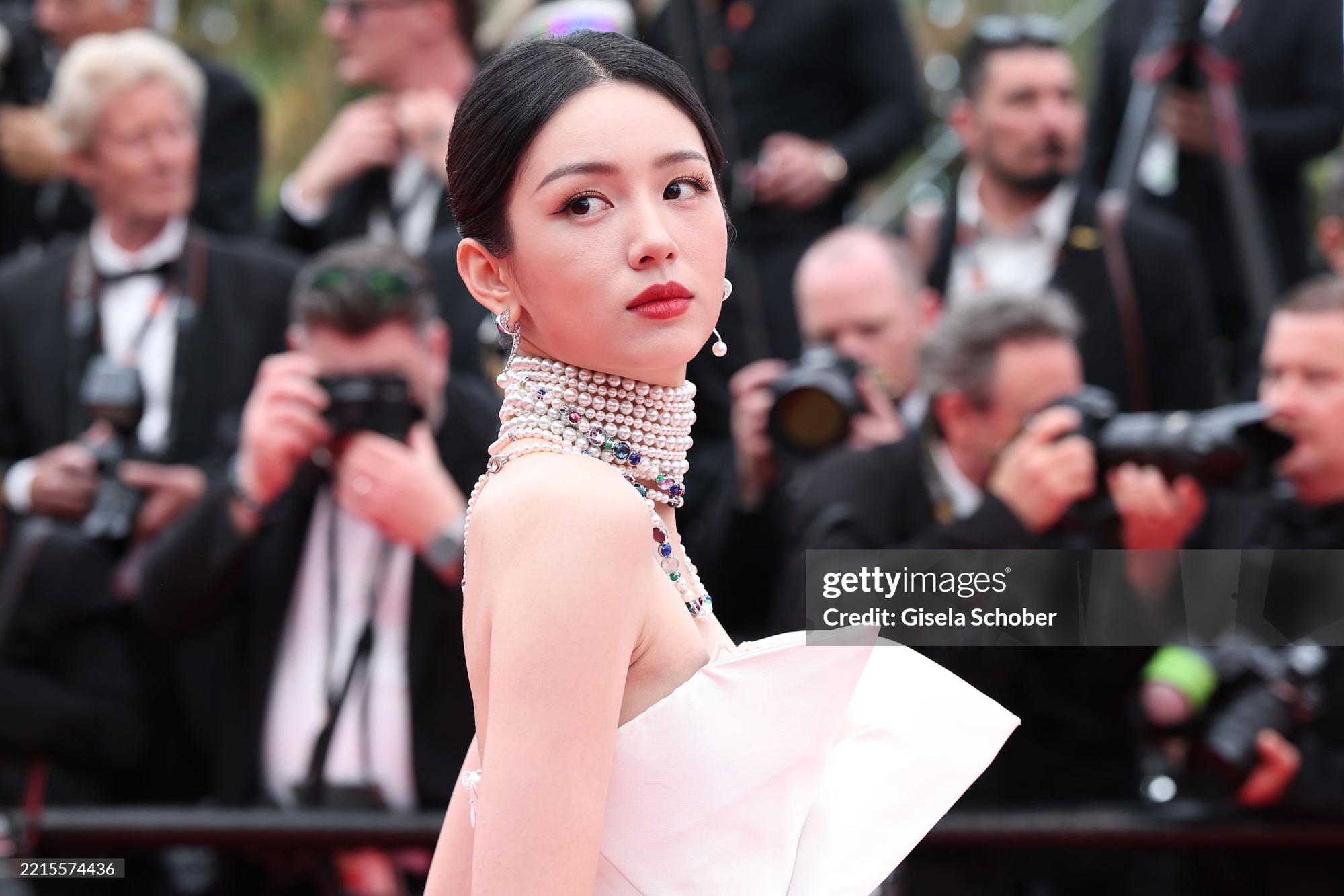 Thảm đỏ Cannes ngày 5: Châu Dã đọ sắc 
