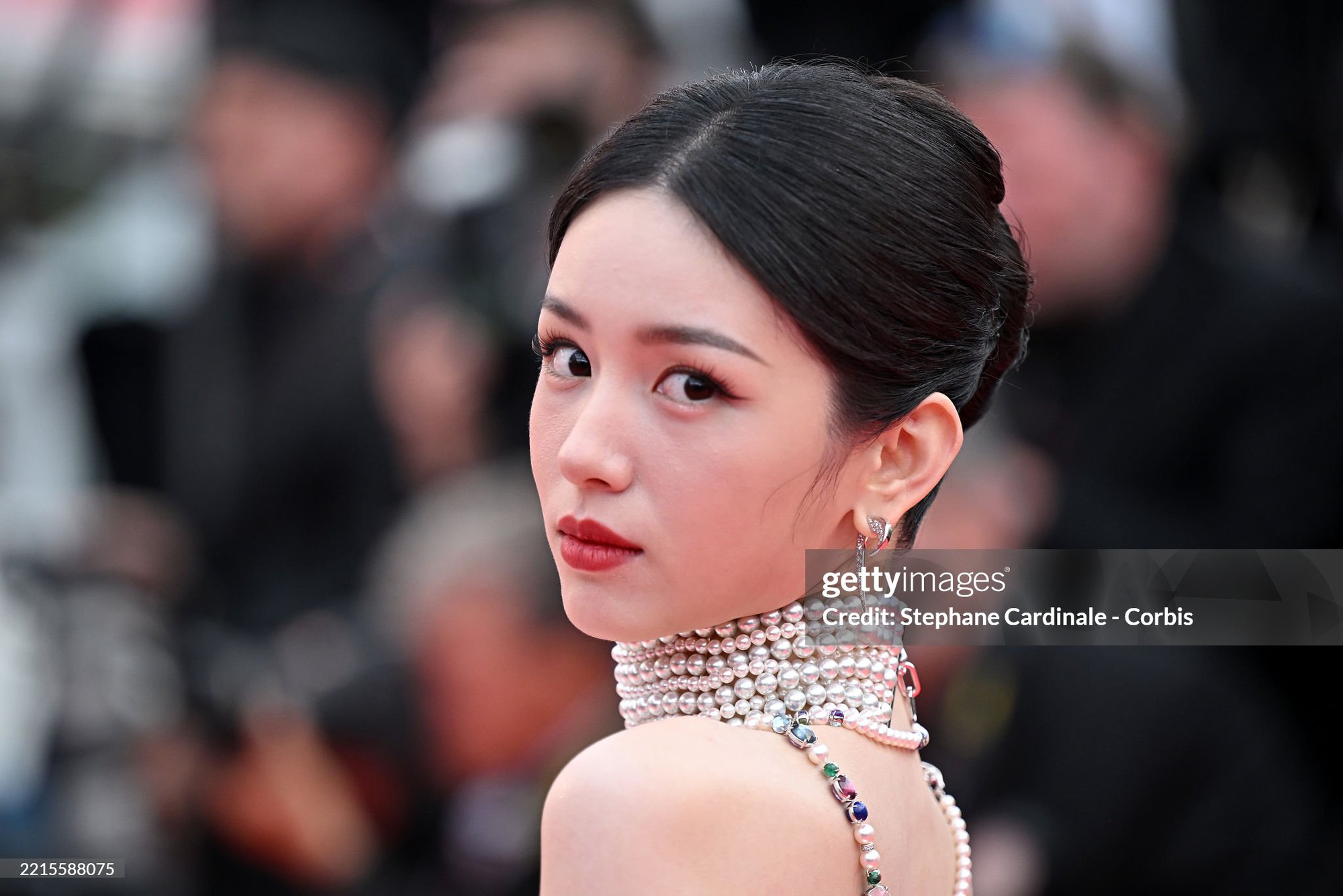 Thảm đỏ Cannes ngày 5: Châu Dã đọ sắc 