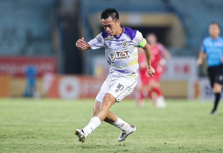 Văn Quyết tạo siêu phẩm, Hà Nội FC thắng đậm TP.HCM- Ảnh 1.