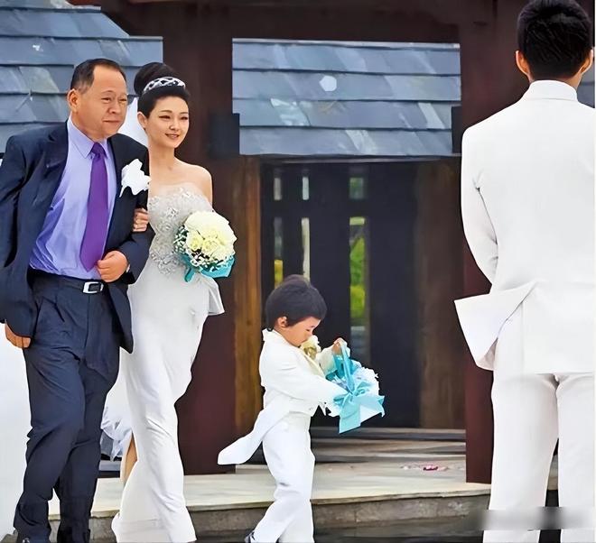 Chồng cũ tái hôn linh đình, netizen xót thay cho “Sam Thái” Từ Hy Viên- Ảnh 6.