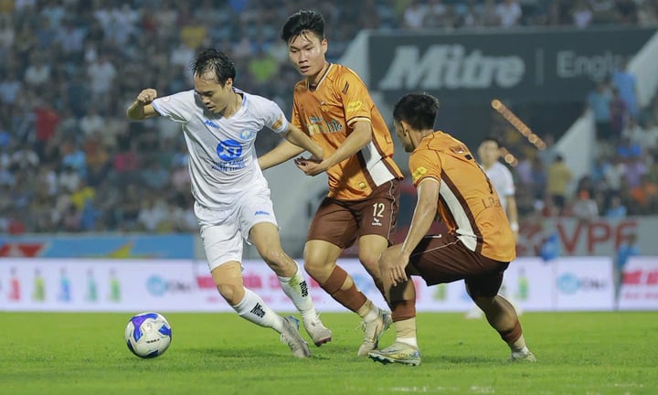 Văn Toàn, Tuấn Anh lập công giúp Nam Định vùi dập HAGL- Ảnh 1.