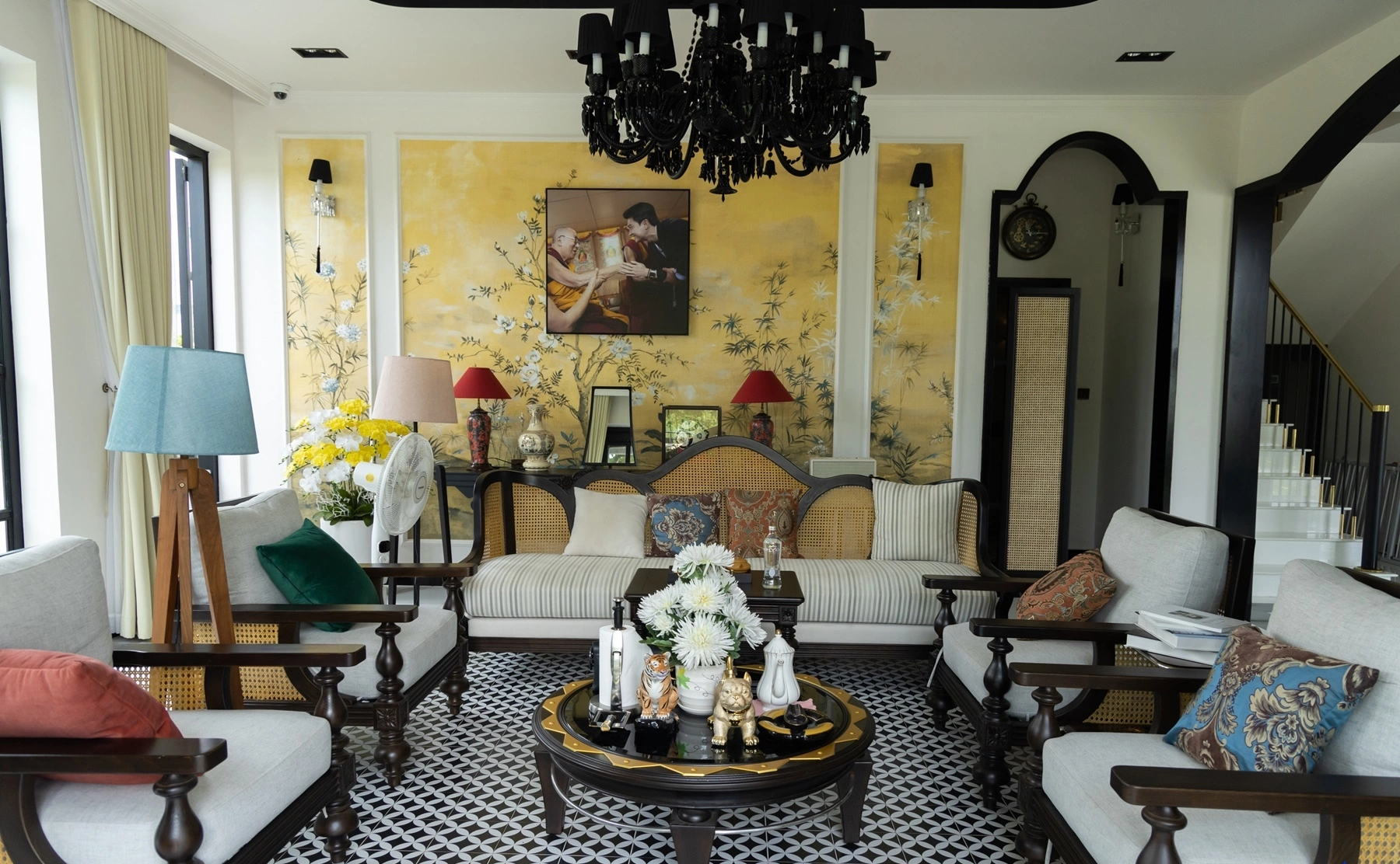 Nam nghệ sĩ Việt đình đám: Ở biệt thự hơn 300m2 quận 7, tài sản vài trăm tỷ, U40 chưa yêu ai- Ảnh 6.