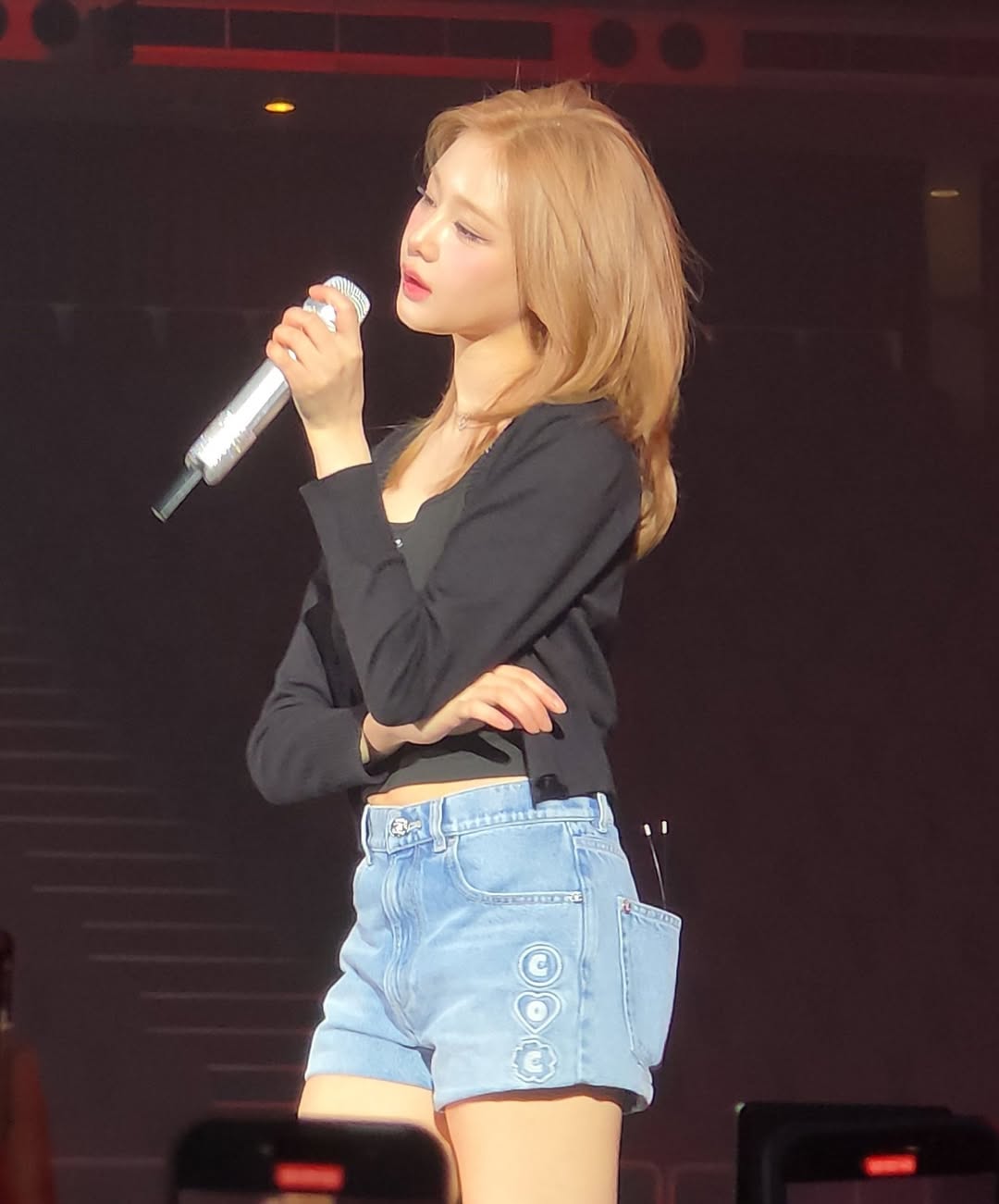 Nữ thần Kpop thế hệ mới đổi tóc thôi cũng viral cõi mạng, netizen Việt gọi tên Huyền Baby- Ảnh 7.