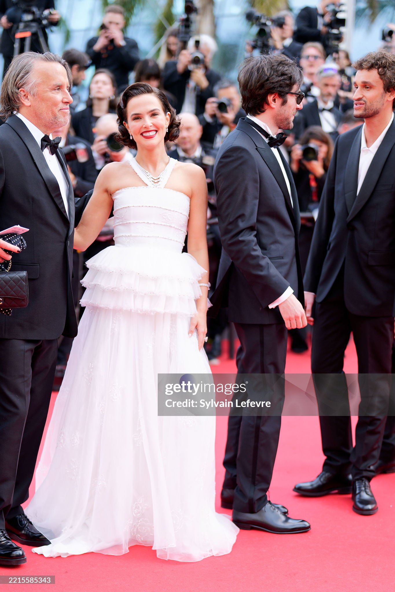Thảm đỏ Cannes ngày 5: Châu Dã đọ sắc 