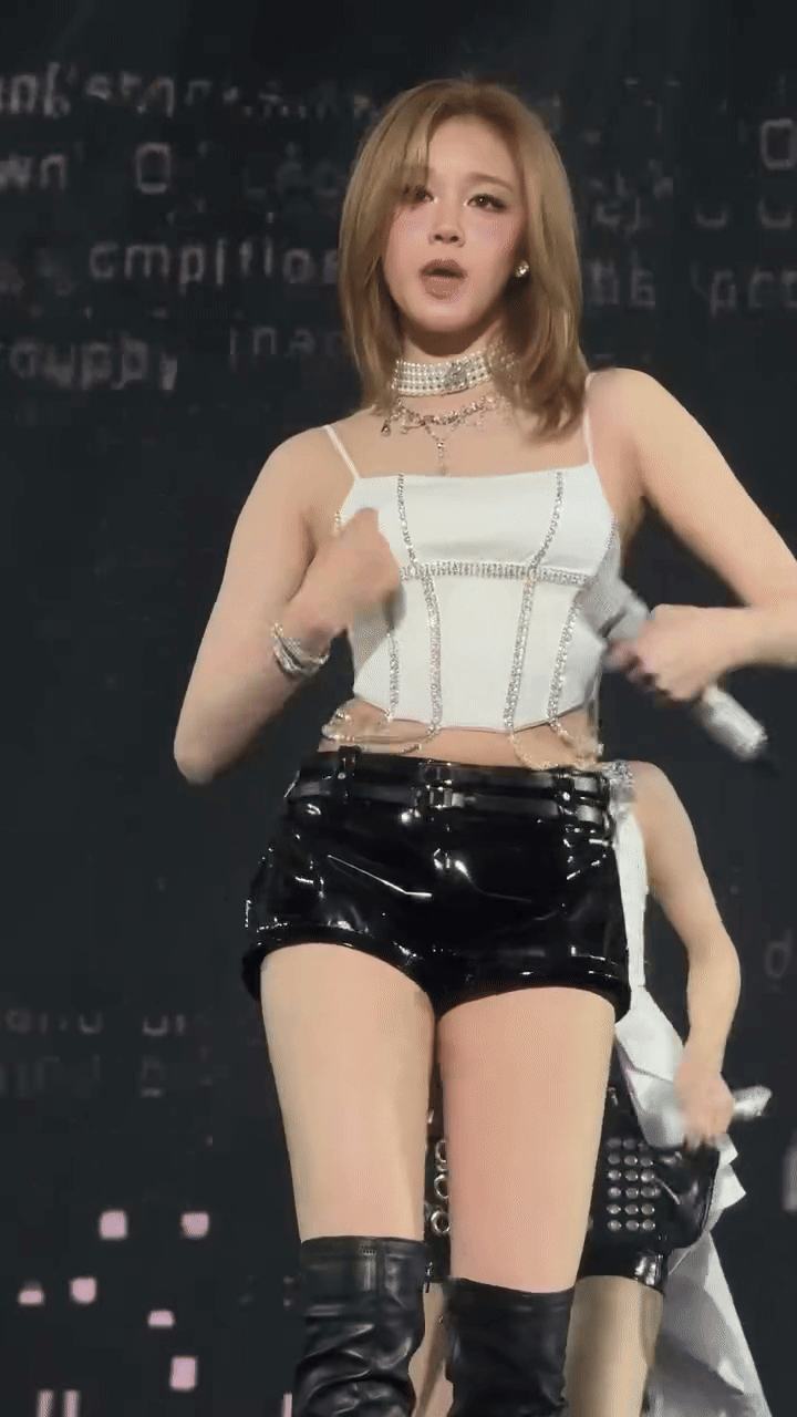 Nữ thần Kpop thế hệ mới đổi tóc thôi cũng viral cõi mạng, netizen Việt gọi tên Huyền Baby- Ảnh 14.