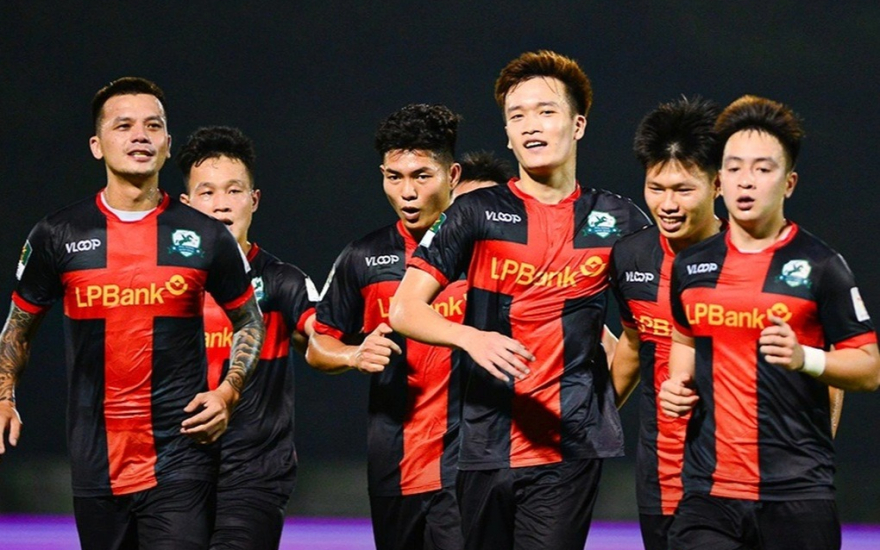 V.League có thêm đại gia mới, HLV Kim Sang-sik lại "đau đầu"?- Ảnh 1.