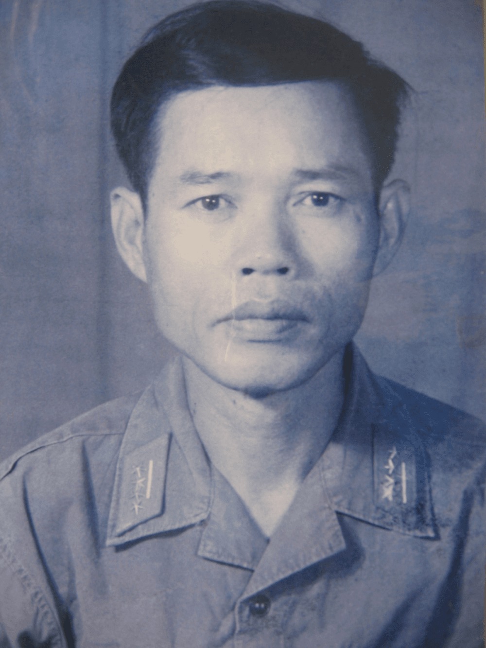 Sau 42 năm, cuối cùng cũng có thể chiêm ngưỡng "tấm ảnh trong bộ lịch năm ấy" ở kết truyện Chiếc Thuyền Ngoài Xa: Đẹp mà sao buồn quá!- Ảnh 1.
