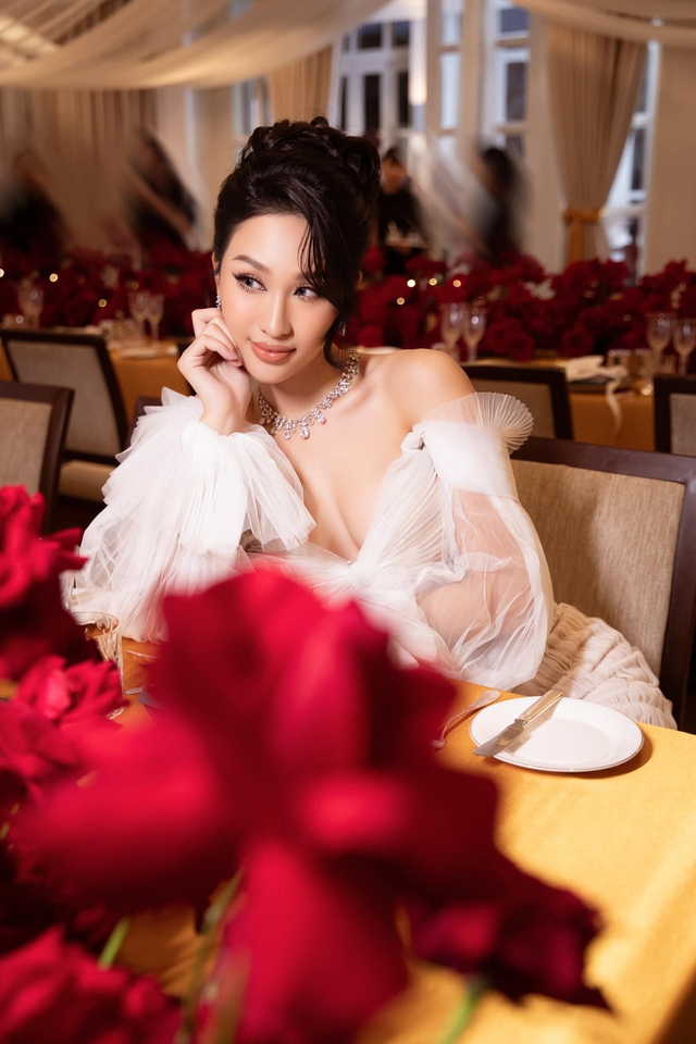 Mỹ nhân Việt công bố bụng bầu vượt mặt theo cách không giống ai giữa sự kiện- Ảnh 7.
