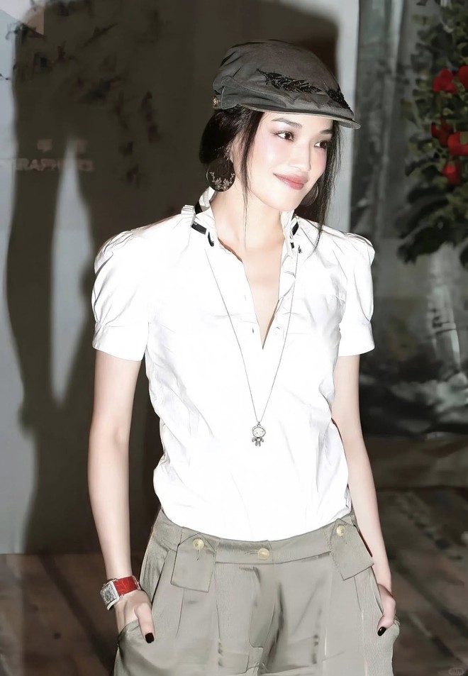 Quá sốc với ảnh Thư Kỳ 2 thập kỷ trước: Mặc đẹp không đùa được, giới trẻ phải lấy làm sách mẫu- Ảnh 1.