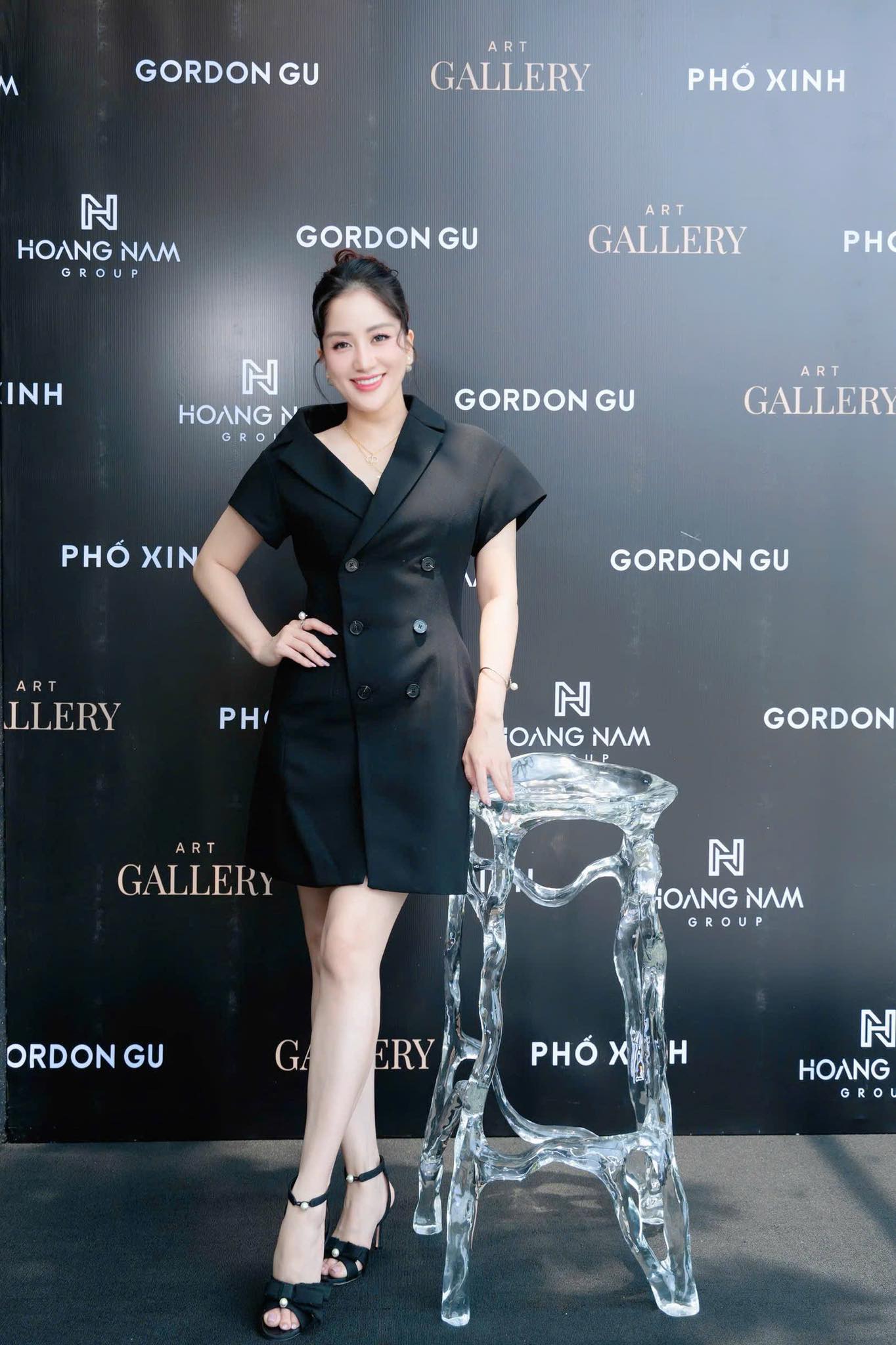 Khánh Thi - Phan Hiển tung bộ ảnh đậm chất đại gia hậu drama 