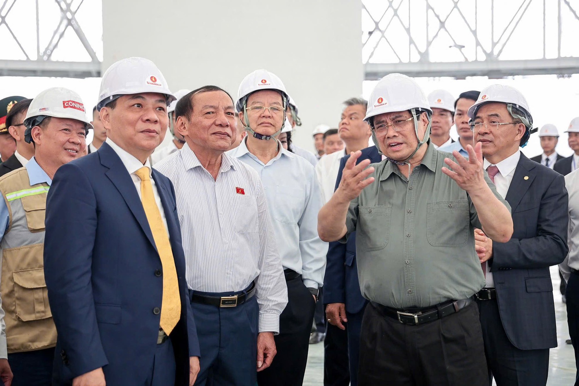 “Thần tốc” thi công, siêu dự án top 10 thế giới sẵn sàng đưa Hà Nội thành tâm điểm giao thương toàn cầu- Ảnh 2. “Thần tốc” thi công, siêu dự án top 10 thế giới sẵn sàng đưa Hà Nội thành tâm điểm giao thương toàn cầu- Ảnh 2.
