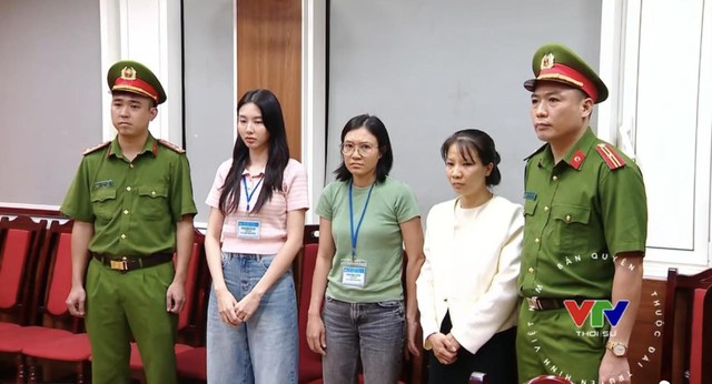 Chân dung Hoa hậu Nguyễn Thúc Thùy Tiên, người vừa bị khởi tố, bắt giam trong vụ kẹo rau củ Kera- Ảnh 1.