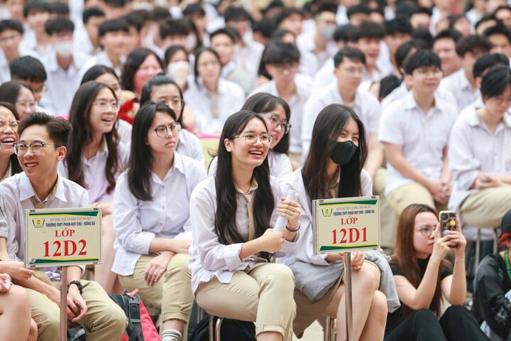 Học giỏi tiếng Anh nên chọn ngành nào để không lo thất nghiệp?- Ảnh 1.