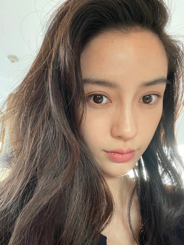 Nắng như thiêu mà da vẫn mướt mịn: Bí kíp nhờ 3 thứ rẻ bèo trong tủ lạnh, đến Angelababy cũng mê mẩn- Ảnh 1.
