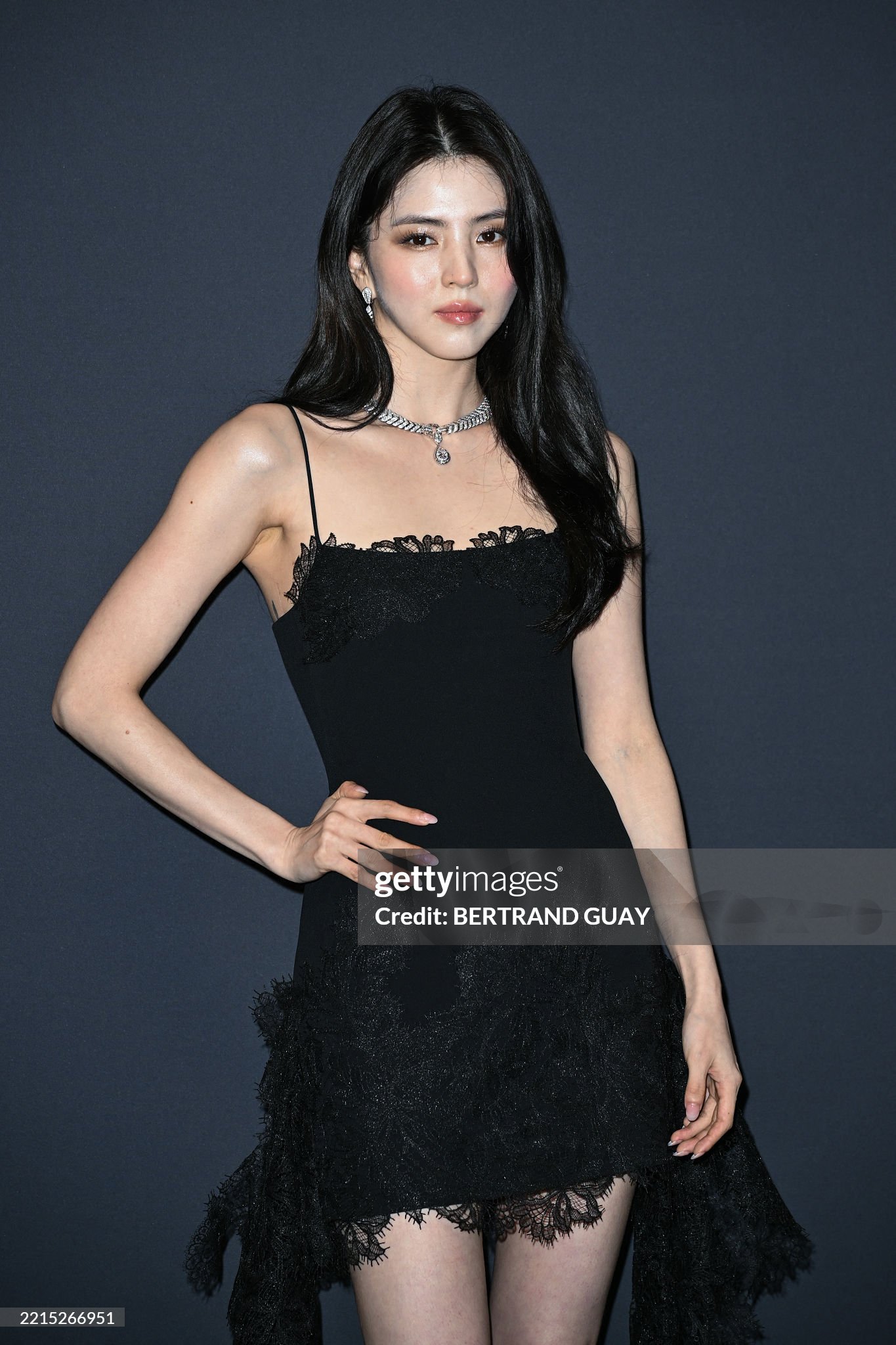 Kẻ thù số 1 của Han So Hee tại Cannes: Khiến nữ diễn viên “tàng hình” trên thảm đỏ, chuyên dìm nhan sắc!- Ảnh 3.