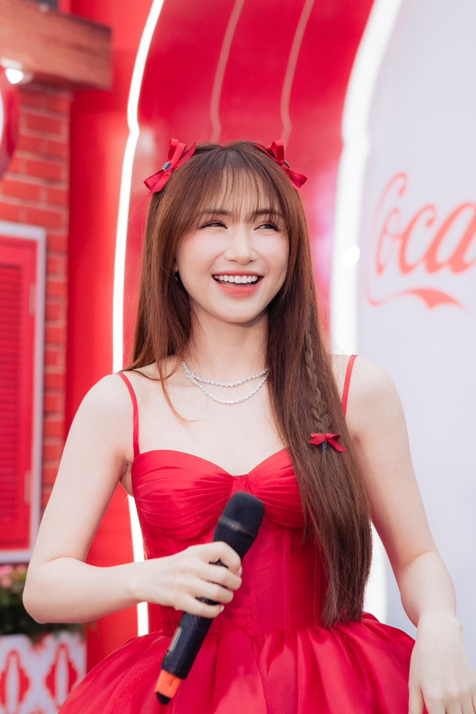 Quá khứ ồn ào của Hòa Minzy- Ảnh 5.
