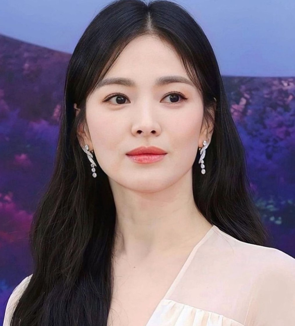 Tuổi 15 đáng nhớ của Song Hye Kyo: Đóng vai không tên lướt qua màn ảnh, có ai ngờ 30 năm sau làm Tuổi 15 đáng nhớ của Song Hye Kyo: Đóng vai không tên lướt qua màn ảnh, có ai ngờ 30 năm sau làm