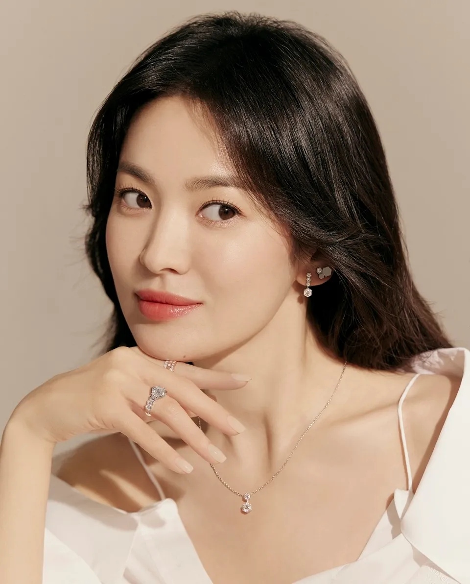 Tuổi 15 đáng nhớ của Song Hye Kyo: Đóng vai không tên lướt qua màn ảnh, có ai ngờ 30 năm sau làm Tuổi 15 đáng nhớ của Song Hye Kyo: Đóng vai không tên lướt qua màn ảnh, có ai ngờ 30 năm sau làm