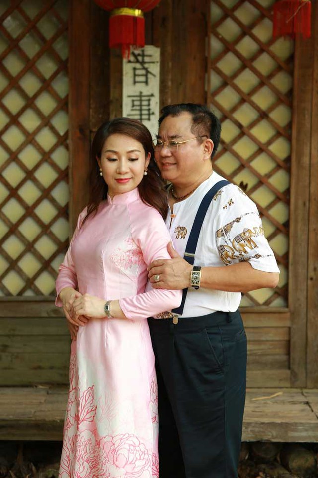 Người phụ nữ khiến nam Đại tá là NSND, nguyên Giám đốc Nhà hát Chèo Quân đội si mê- Ảnh 2. Người phụ nữ khiến nam Đại tá là NSND, nguyên Giám đốc Nhà hát Chèo Quân đội si mê- Ảnh 2.