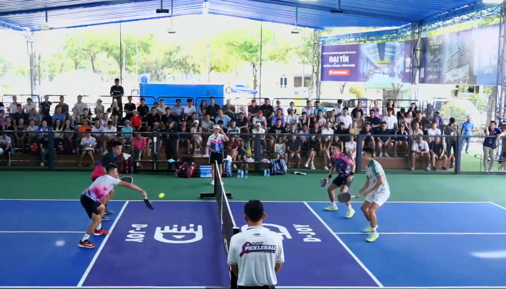 Độc lạ pickleball: Trọng tài "bị thay" ngay giữa trận đấu của Lý Hoàng Nam dù bắt lỗi đúng- Ảnh 1.