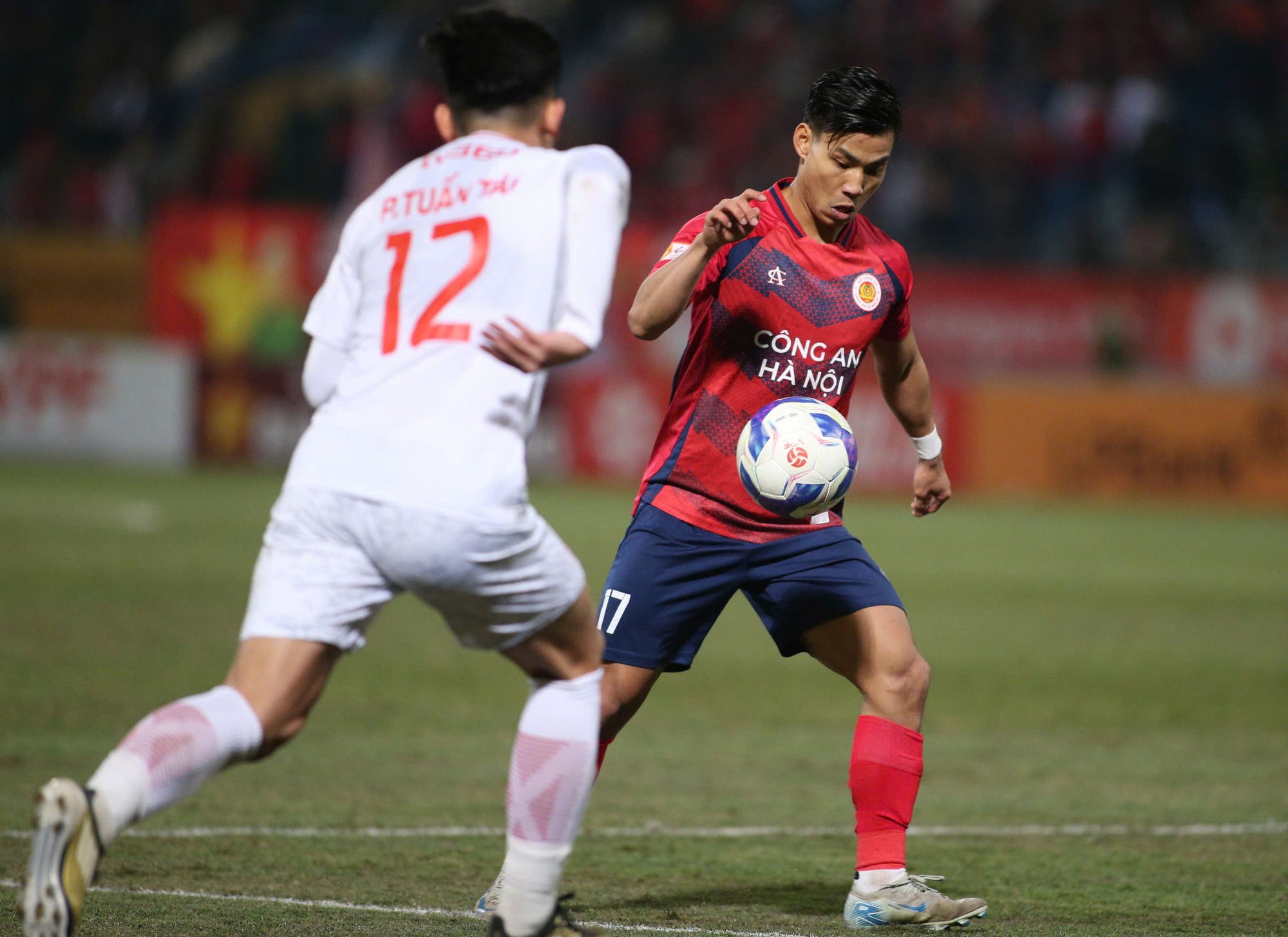 Ngôi sao giá 9 tỷ tính rời CLB CAHN, đầu quân cho đội cựu vương V.League, nhận lót tay hậu hĩnh?- Ảnh 1.