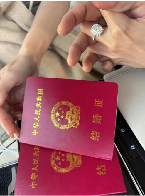 Chồng cũ cưới hot girl sau 3 tháng Từ Hy Viên qua đời: Cbiz tẩy chay gắt đám cưới khiến Uông Tiểu Phi 