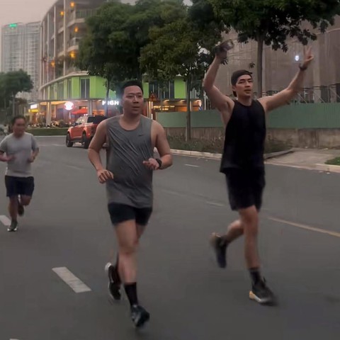 Ngỡ ngàng với ngoại hình của Trấn Thành trong ảnh tự đăng- Ảnh 4.