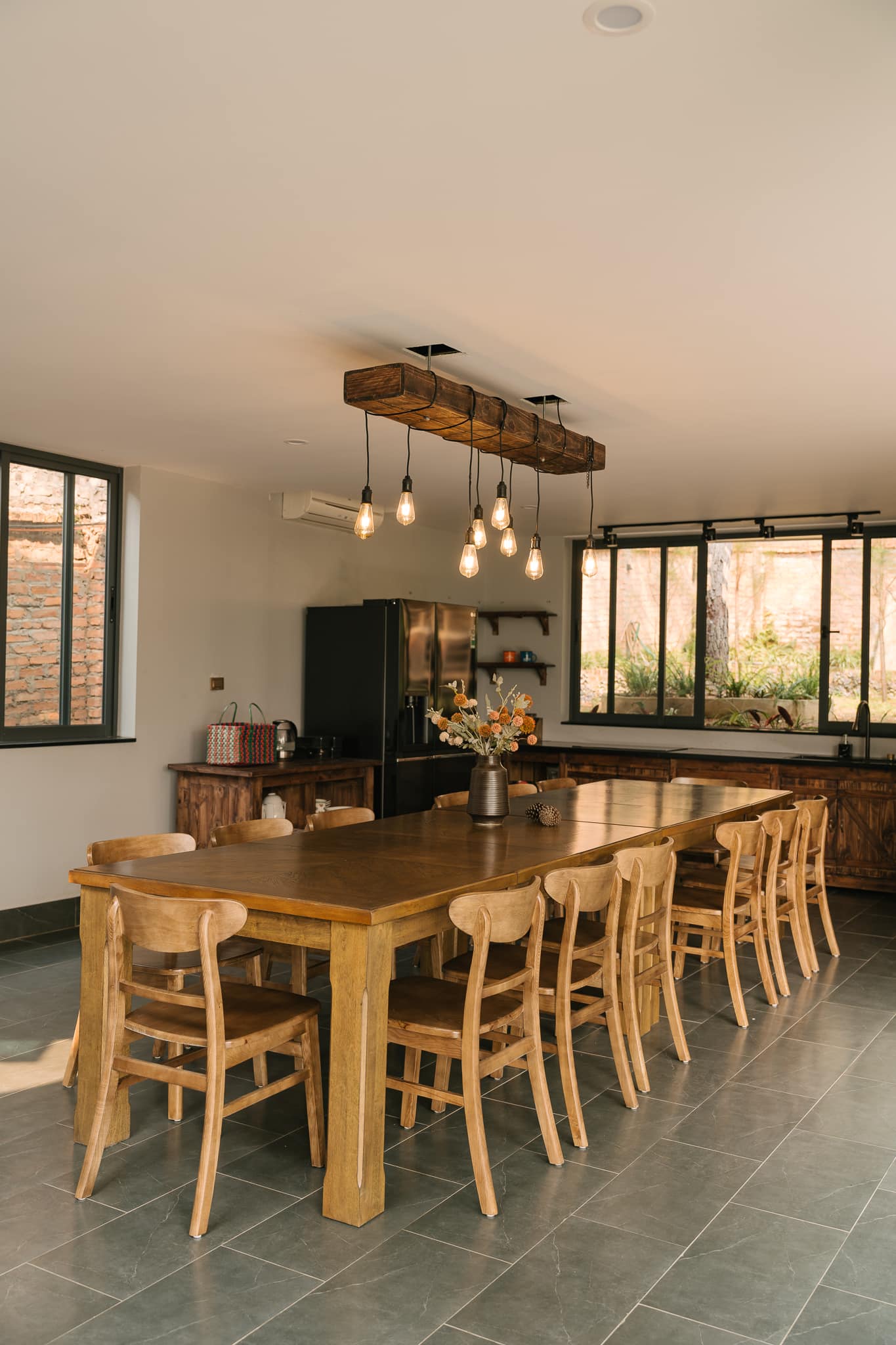 Biệt thự ngoại ô 4.000 m2 của 