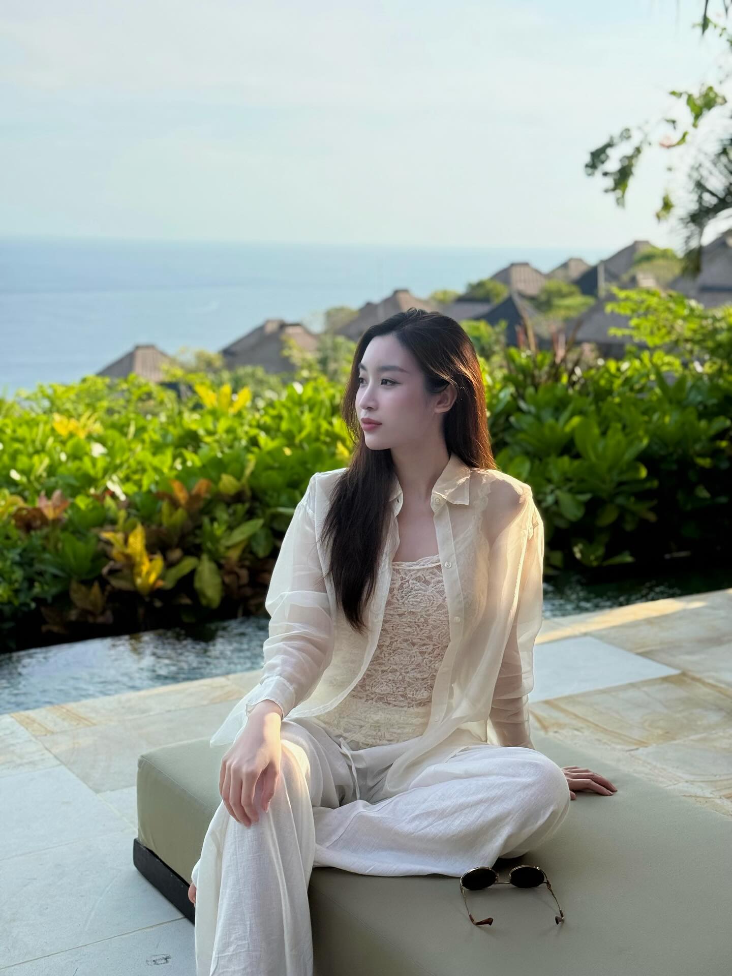 "Dâu hào môn" Đỗ Mỹ Linh tung ảnh hẹn hò Chủ tịch Hà Nội FC ở nước ngoài, bữa sáng thượng lưu gây chú ý- Ảnh 1.
