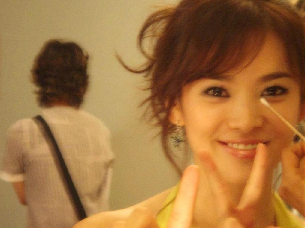 Chiến thần nhan sắc Song Hye Kyo: Đẹp bất bại qua camera kỹ thuật số, xứng danh đại mỹ nhân đẹp nhất xứ Hàn!- Ảnh 8. Chiến thần nhan sắc Song Hye Kyo: Đẹp bất bại qua camera kỹ thuật số, xứng danh đại mỹ nhân đẹp nhất xứ Hàn!- Ảnh 8.